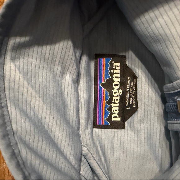 Patagonia Two-Tone Blue Women's Jacket - Picture 4 of 7